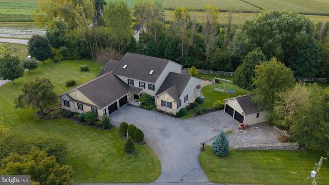 1400 MENTZER RD, Lancaster, PA 17602