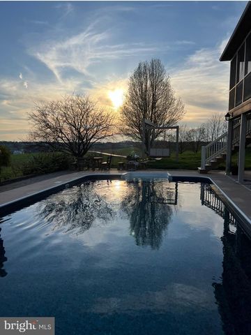 1400 MENTZER RD, Lancaster, PA 17602