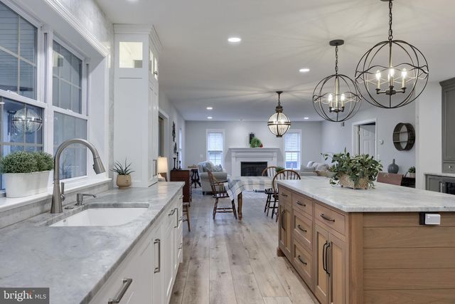 1400 MENTZER RD, Lancaster, PA 17602