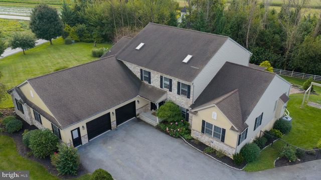1400 MENTZER RD, Lancaster, PA 17602