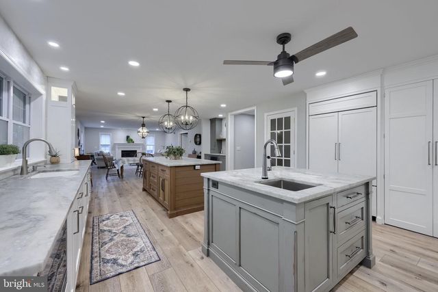 1400 MENTZER RD, Lancaster, PA 17602