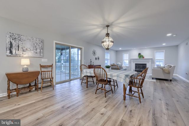 1400 MENTZER RD, Lancaster, PA 17602