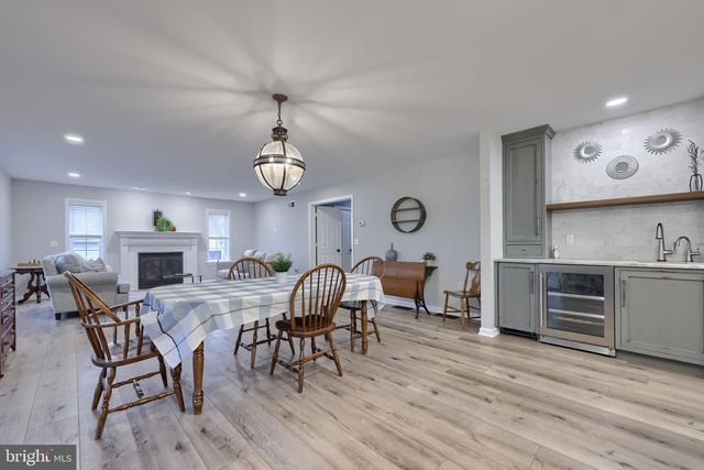 1400 MENTZER RD, Lancaster, PA 17602