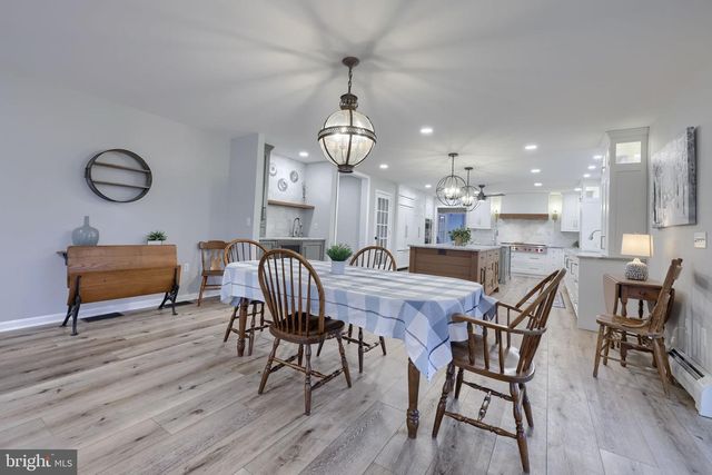 1400 MENTZER RD, Lancaster, PA 17602