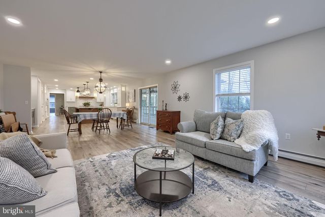 1400 MENTZER RD, Lancaster, PA 17602
