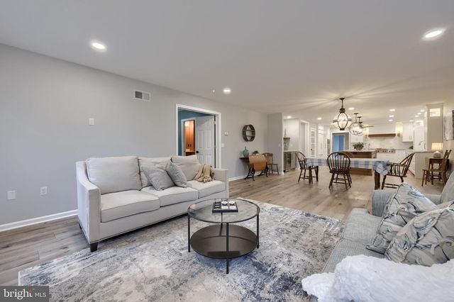 1400 MENTZER RD, Lancaster, PA 17602