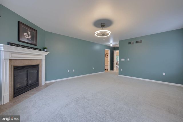 1400 MENTZER RD, Lancaster, PA 17602