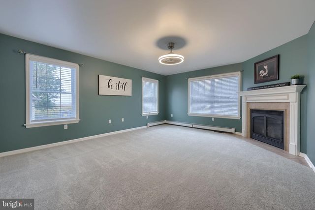 1400 MENTZER RD, Lancaster, PA 17602