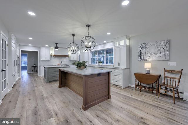 1400 MENTZER RD, Lancaster, PA 17602