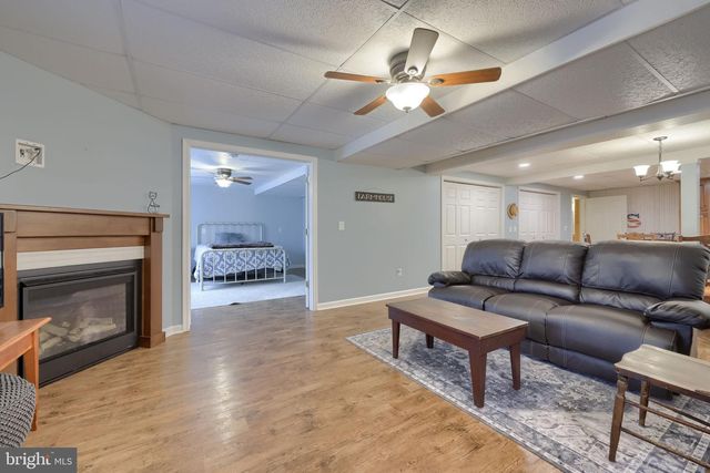 1400 MENTZER RD, Lancaster, PA 17602