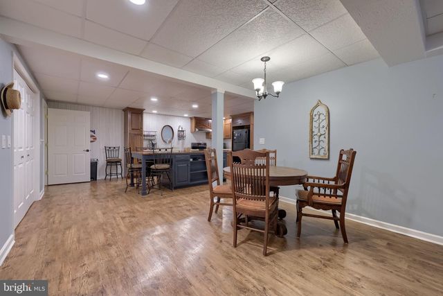 1400 MENTZER RD, Lancaster, PA 17602