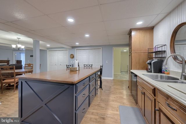 1400 MENTZER RD, Lancaster, PA 17602