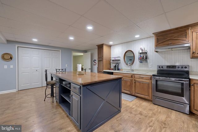 1400 MENTZER RD, Lancaster, PA 17602