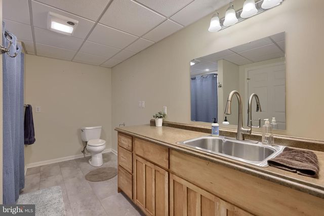 1400 MENTZER RD, Lancaster, PA 17602