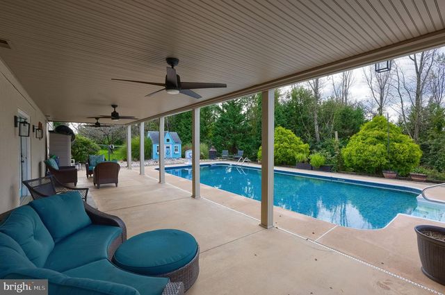 1400 MENTZER RD, Lancaster, PA 17602