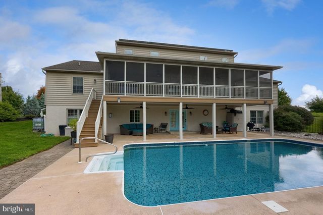 1400 MENTZER RD, Lancaster, PA 17602