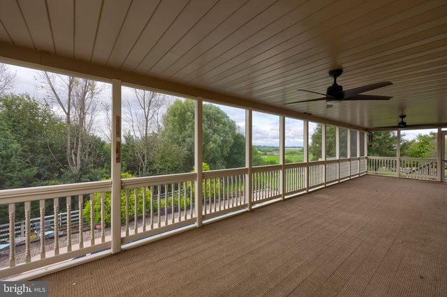 1400 MENTZER RD, Lancaster, PA 17602