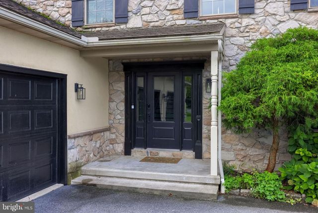 1400 MENTZER RD, Lancaster, PA 17602