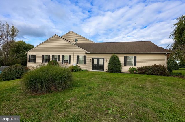 1400 MENTZER RD, Lancaster, PA 17602