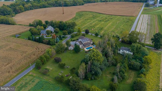 1400 MENTZER RD, Lancaster, PA 17602