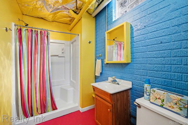 27132 Groveland Street, Madison Heights, MI 48071