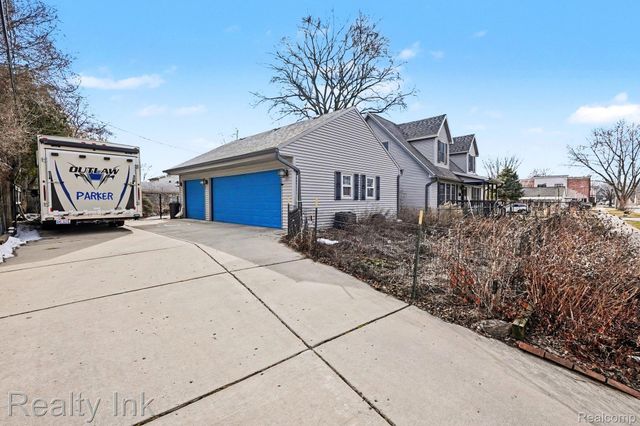 27132 Groveland Street, Madison Heights, MI 48071