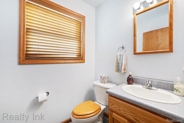 27132 Groveland Street, Madison Heights, MI 48071