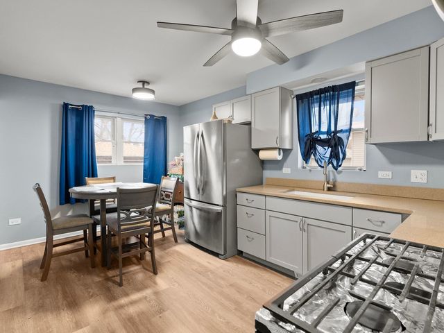 636 E 156th Place, South Holland, IL 60473