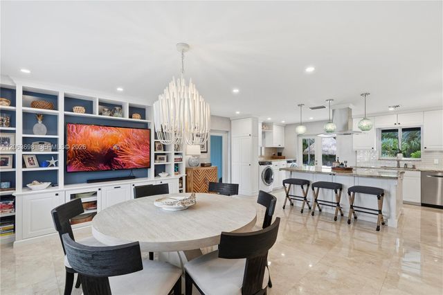 3721 NE 15th Avenue, Oakland Park, FL 33334
