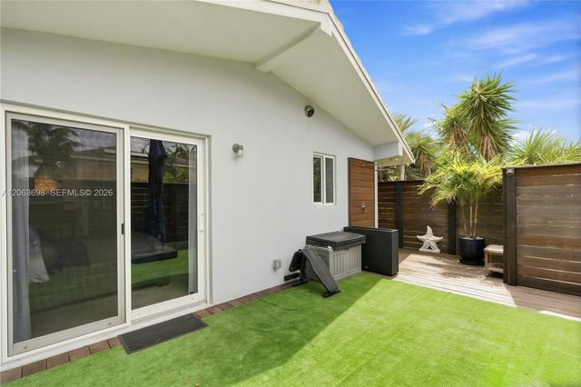 3721 NE 15th Avenue, Oakland Park, FL 33334
