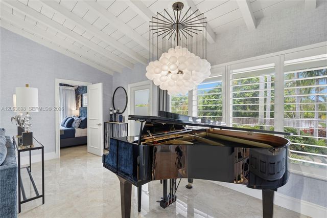 3721 NE 15th Avenue, Oakland Park, FL 33334