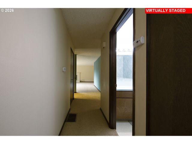 2883 Se SPRUCE St, Hillsboro, OR 97123