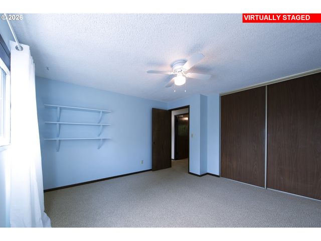 2883 Se SPRUCE St, Hillsboro, OR 97123