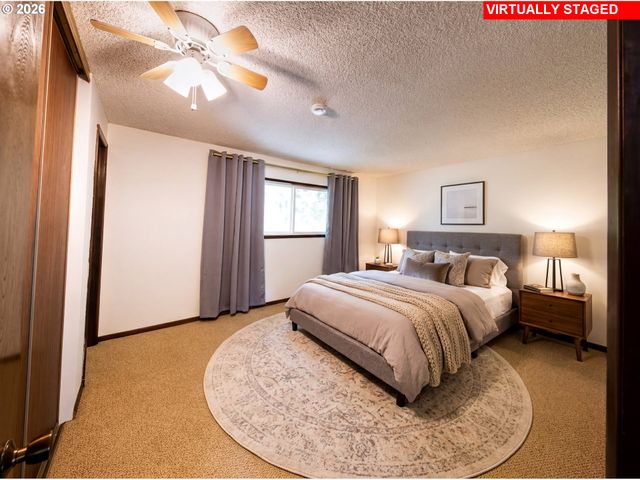 2883 Se SPRUCE St, Hillsboro, OR 97123