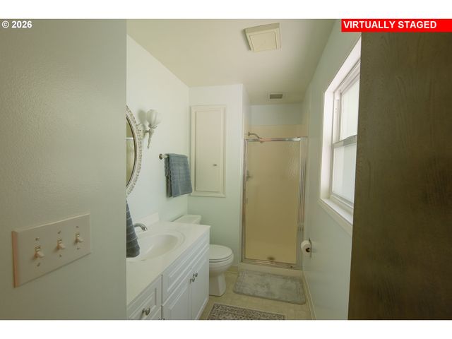 2883 Se SPRUCE St, Hillsboro, OR 97123