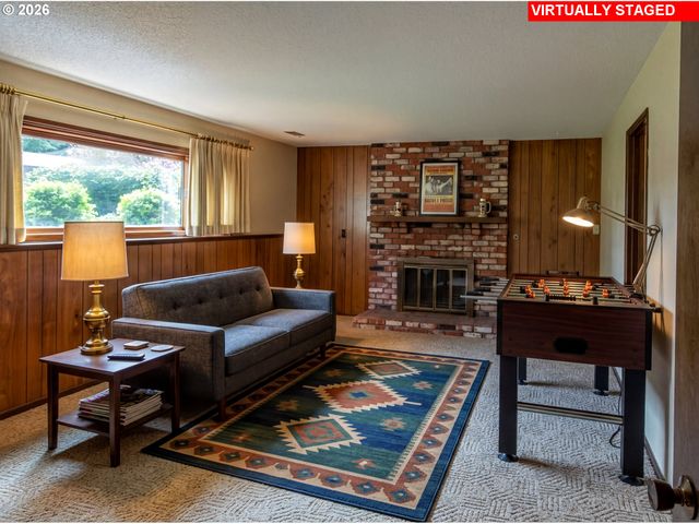 2883 Se SPRUCE St, Hillsboro, OR 97123