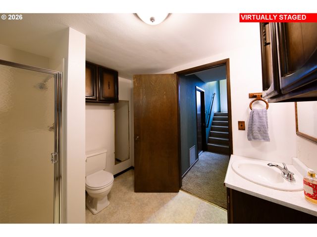 2883 Se SPRUCE St, Hillsboro, OR 97123