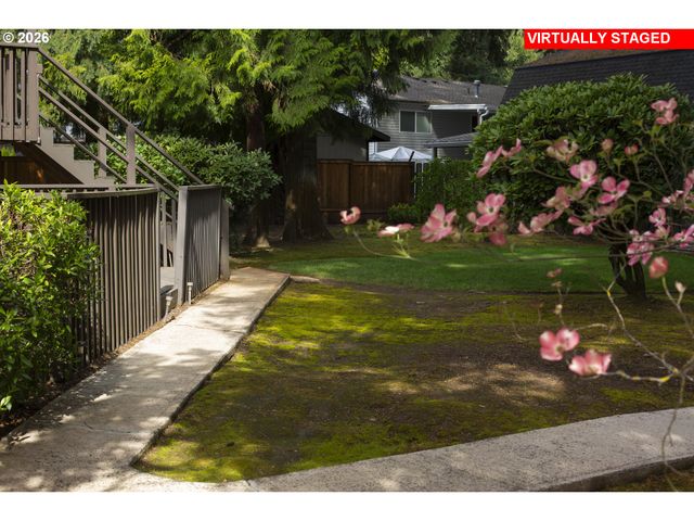 2883 Se SPRUCE St, Hillsboro, OR 97123