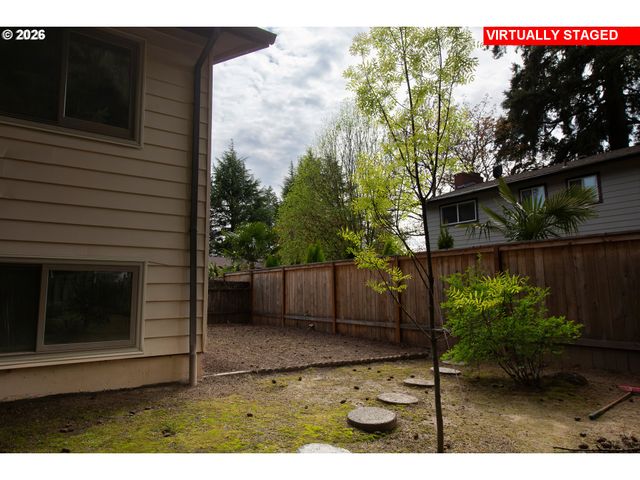 2883 Se SPRUCE St, Hillsboro, OR 97123