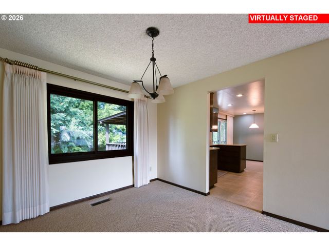 2883 Se SPRUCE St, Hillsboro, OR 97123