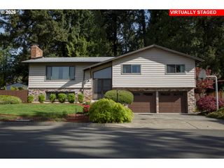 2883 Se SPRUCE St, Hillsboro, OR 97123
