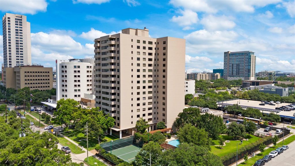 1400 Hermann Drive 11E, Houston, TX 77004
