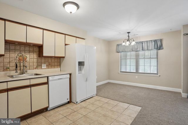 2 BRIDGEWATER DR, Marlton, NJ 08053