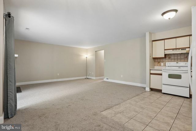 2 BRIDGEWATER DR, Marlton, NJ 08053