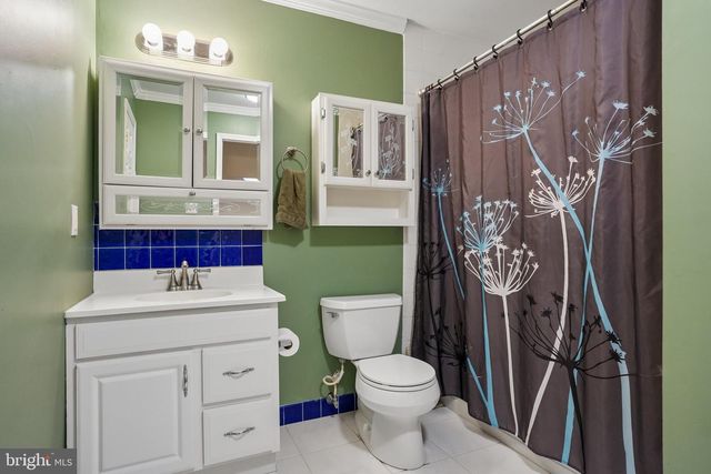 2 BRIDGEWATER DR, Marlton, NJ 08053