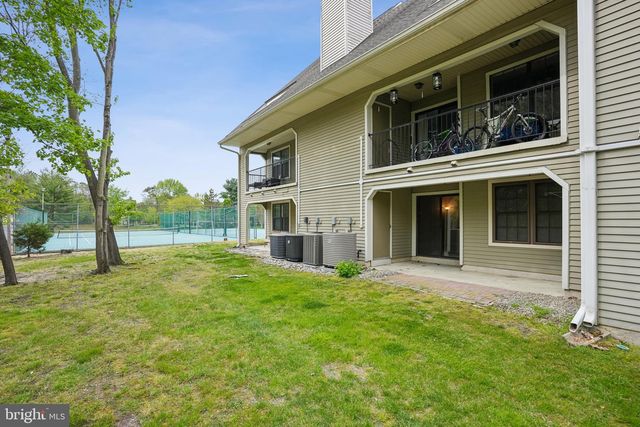 2 BRIDGEWATER DR, Marlton, NJ 08053