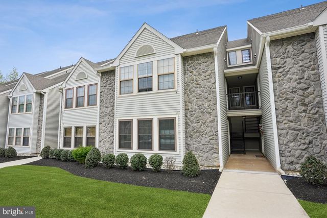 2 BRIDGEWATER DR, Marlton, NJ 08053