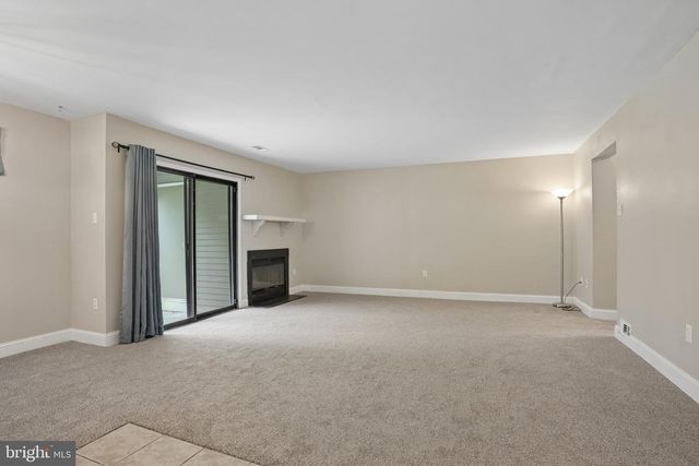 2 BRIDGEWATER DR, Marlton, NJ 08053