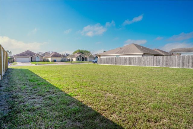 6226 Queen Bess Dr, Corpus Christi, TX 78414