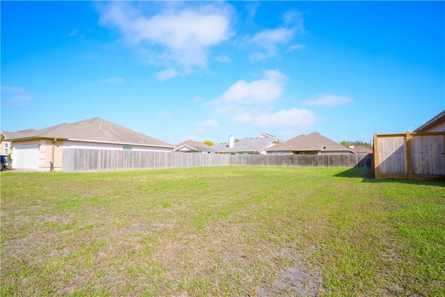 6226 Queen Bess Dr, Corpus Christi, TX 78414